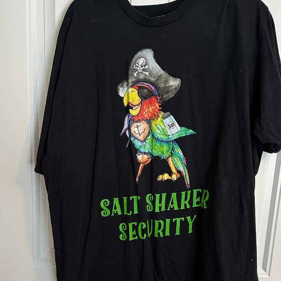 Black Pirate Parrot Graphic T-Shirt - Picture 1 of 2